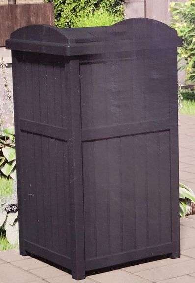 Suncast Trash Hideaway | Open Box