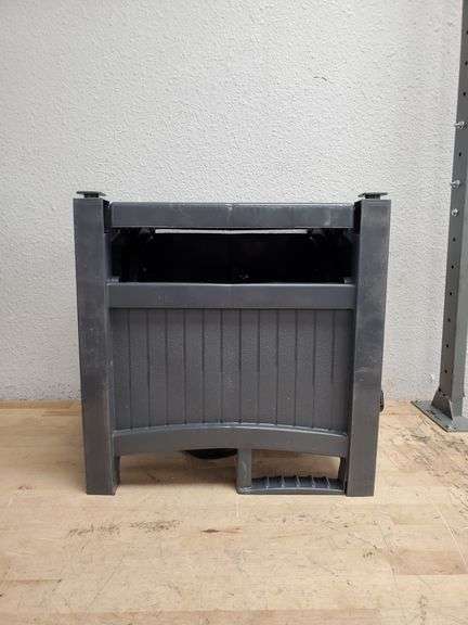 Suncast Hose Hideaway | Open Box