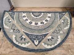 LR HOME Bella Rose Collection Hand-Hooked Semicircle Area Rug, 2'3" x 3'10" | Open Box