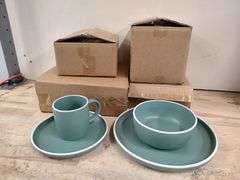 BESTONE Round Matte Dinnerware Set, 16pc | Like New | (See Condition Notes)