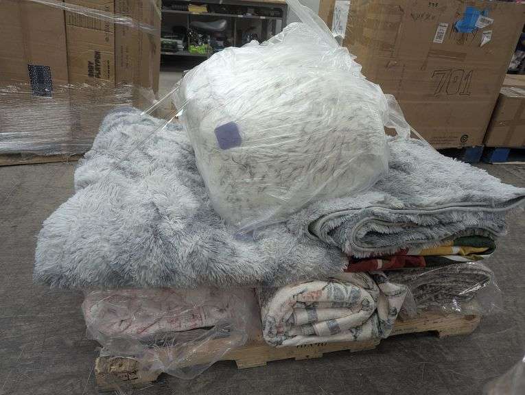 Pallet Of Miscellaneous Rugs | Open Box