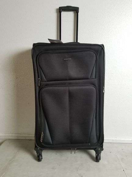 U.S. TRAVLER Expandable Softside Luggage With Spinner Wheels, 30" Black | Open Box