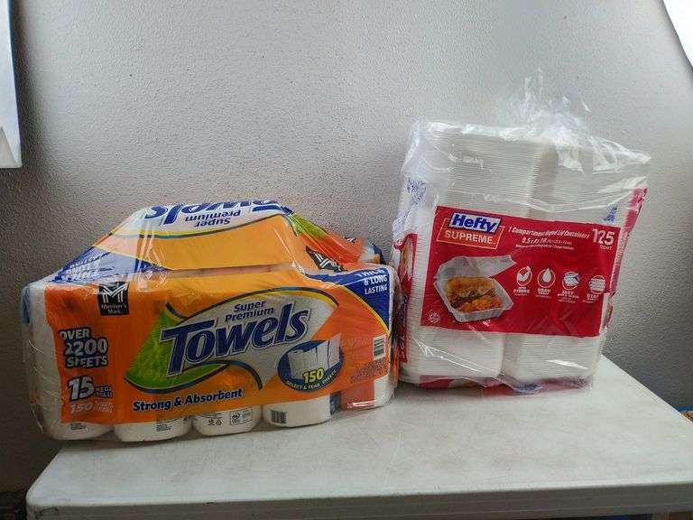 HEFTY 1 Compartment Hinged Lid Containers, 125pcs & MEMBERS MARK Paper Towels, 15pcs | Open Box