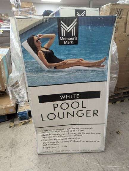 Members Mark Pool Lounger White | Like New
