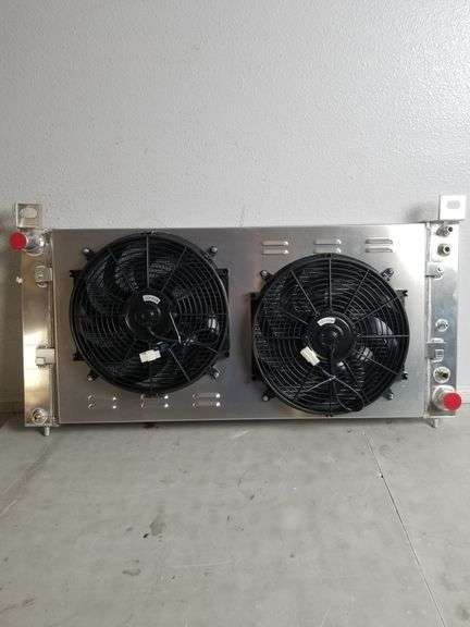 AW ALLOYWORKS 34" Core Radiator For 1999-2014 Chevy Silverado 1500 2500 Suburban Tahoe GMC Yukon | Open Box