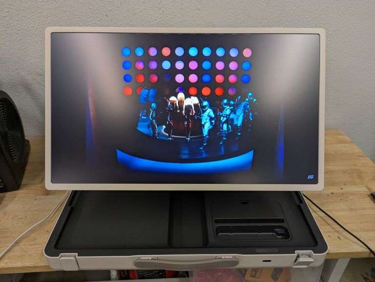 LG StanbyME Go, 27" Portable Smart 1080P Touch Screen 27LX5QKNA | Damaged | (See Condition Notes)