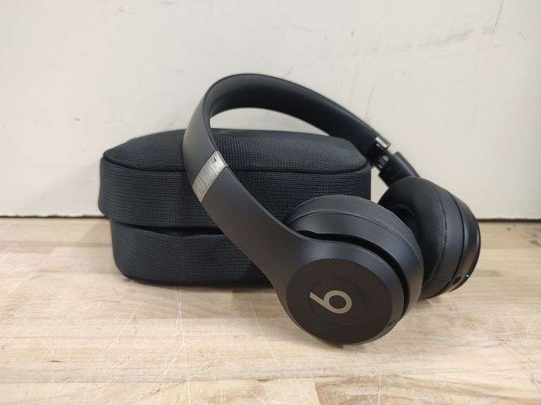 BEATS BY DRE Beats Solo 4 On-Ear Headphones | Open Box | (See Condition Notes)