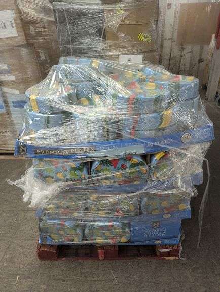 Pallet Of Members Mark Disposable Plates | Open Box