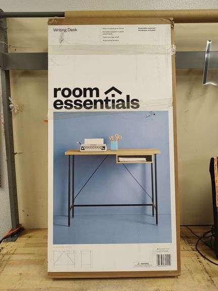 Room Essentials Writing Desknull