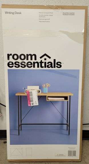 Room Essentials Writing Desknull