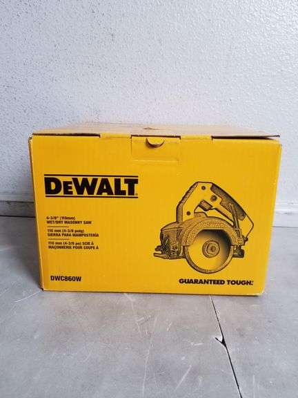 DEWALT 4-3/8" (110mm) Wet/Dry Masonry Saw, DWC860W | Open Box