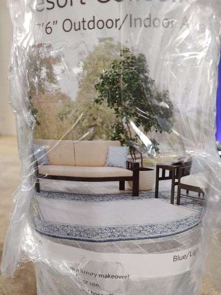 SAFAVIEH Resort Collection 5'3" x 7'6" | Open Box