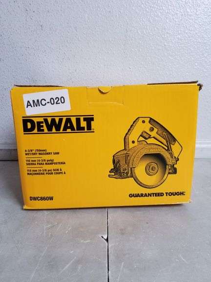 DEWALT 4-3/8" (110mm) Wet/Dry Masonry Saw, DWC860W | Open Box