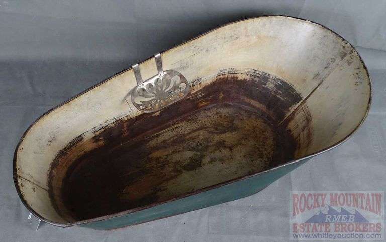 Cute Vintage Tin Baby Bath Tub W/ Removable Soap Dish, 9.5"x28"x14".