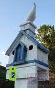 Hand Made 1-Hole Birdhouse W/ Bird On Top & Post.  Buyer To Remove.  84" High.