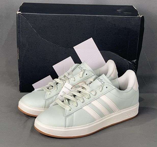 Brand New Ladies Size 8.5, Grand Court 2.0 Mint Sneakers.