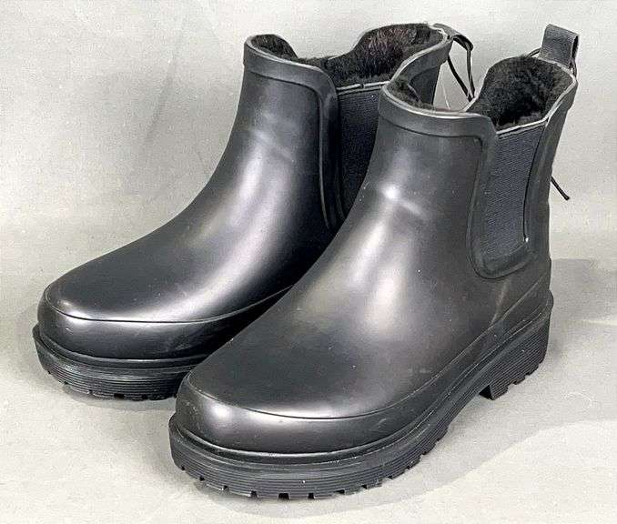 Brand New Ladies Size 7, Chooka Faux-Fur Lined - Black Rubber Boots.