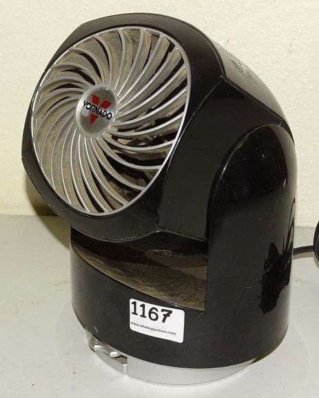 Nice Vornado Desk Fan.10" high.