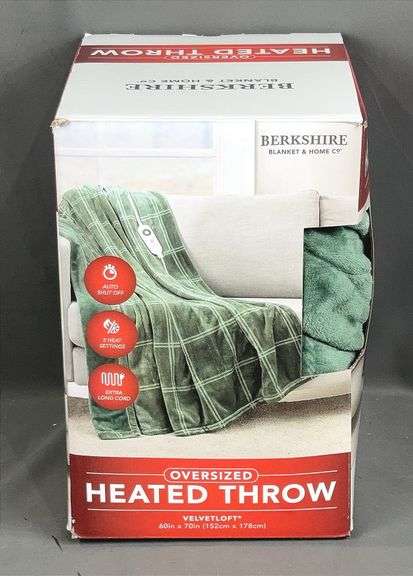 Brand New Berkshire Oversized Heated Throw. 60"X70" W/ five heat settings & auto shut off.