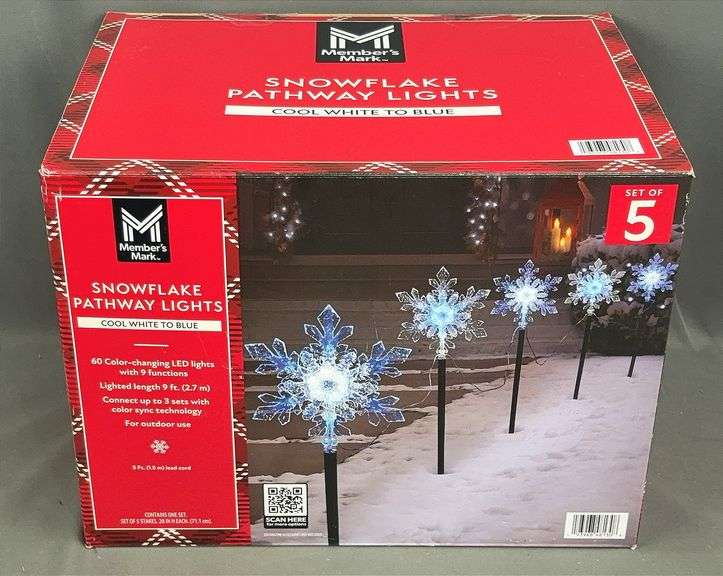 Brand New Set of 5 Cool White To Blue  LED Snowflake Pathway Lights. These can be used indoors or out