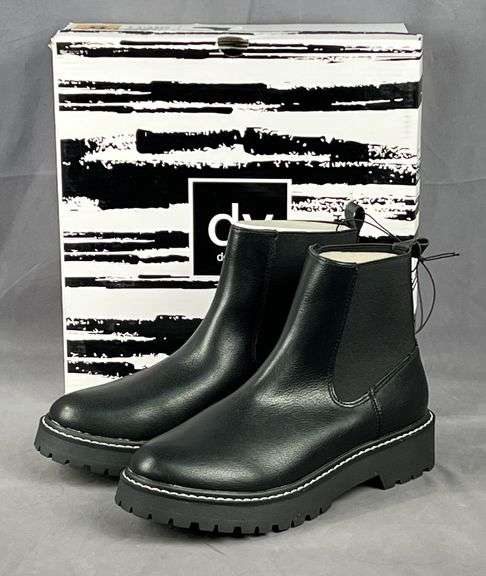 Brand New Ladies Size 6, Dolce Vita Black "Lobera" Chelsea Ankle Boots.
