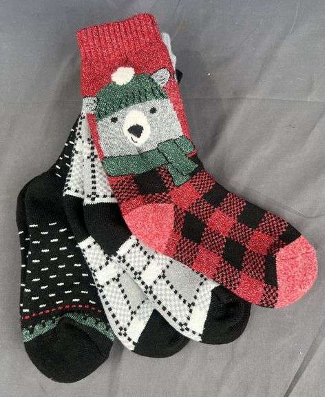 Brand New Pack of 3 Super Soft Cuddl Duds Lounge Socks W/ Bear, Snowflake & Grey, White & Black Plaid.