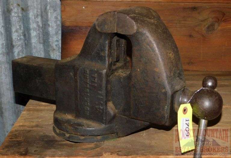 Expensive Heavy Duty Rock Island 4.5" Swivel Base Bench Vise. Rocky