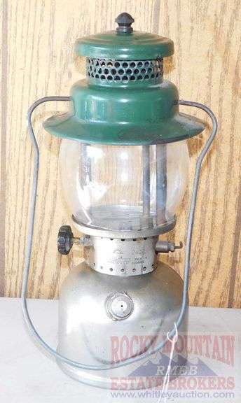 Neat Vintage Coleman 2420 Lantern.