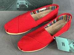 Brand New Pair of TOMS Classic Canvas Slip on Shoes Women's Size 7, Red.
