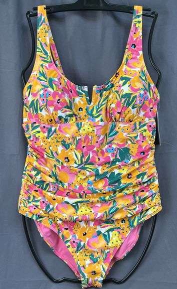 Brand New Anne Cole Ladies Size XL, Floral V-Wire One Piece Swim Suit.