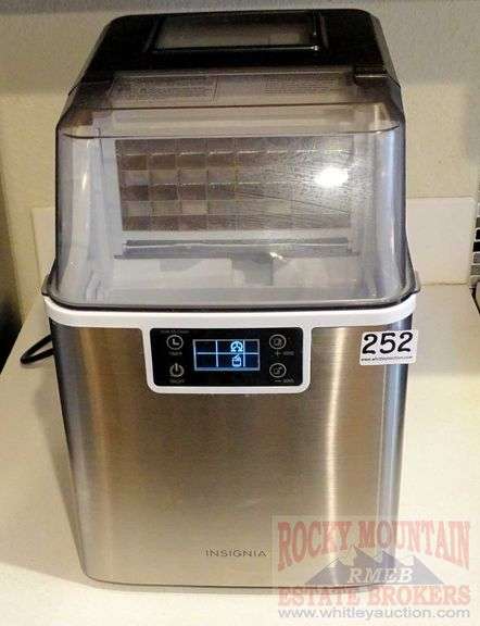Insignia Stainless Steel Countertop Ice Maker. Model NSIMC44S3. - Rocky ...