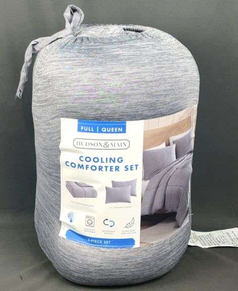 Brand New Full/Queen Size, Grey 3-Piece Cooling Comforter Set.