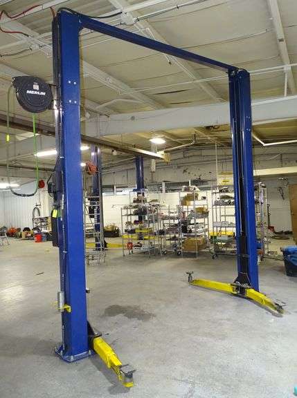 Challenger LE10 10,000 lb. Capacity 2-Post Automotive Lift. 143"x132" w/ 70" Lift - Buyer to Remove