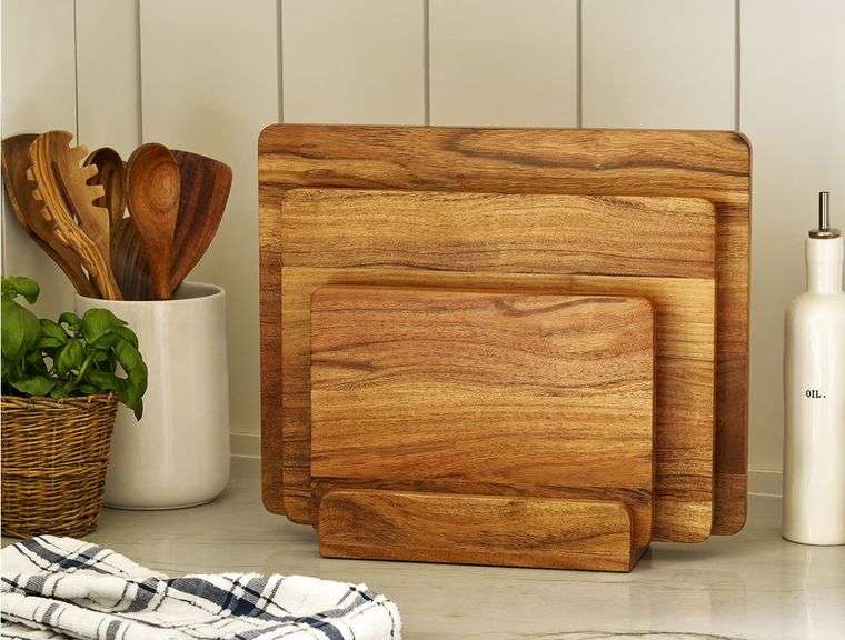 Brand New 4-Piece Acacia Wood Cutting Board Set.