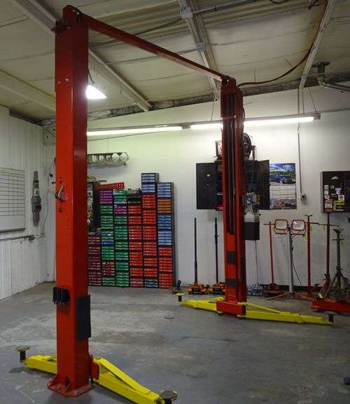 Forward Lift I10N100M 10,000 lb Capacity 2-Post Automotive Lift. 143"x132" w/ 70" Lift - Buyer to Remove
