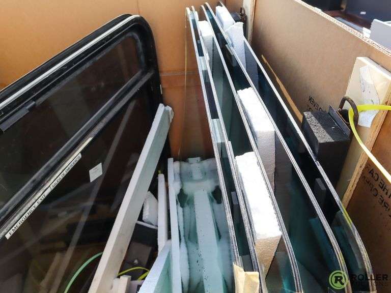 Transit Bus Windows - Roller Auctions