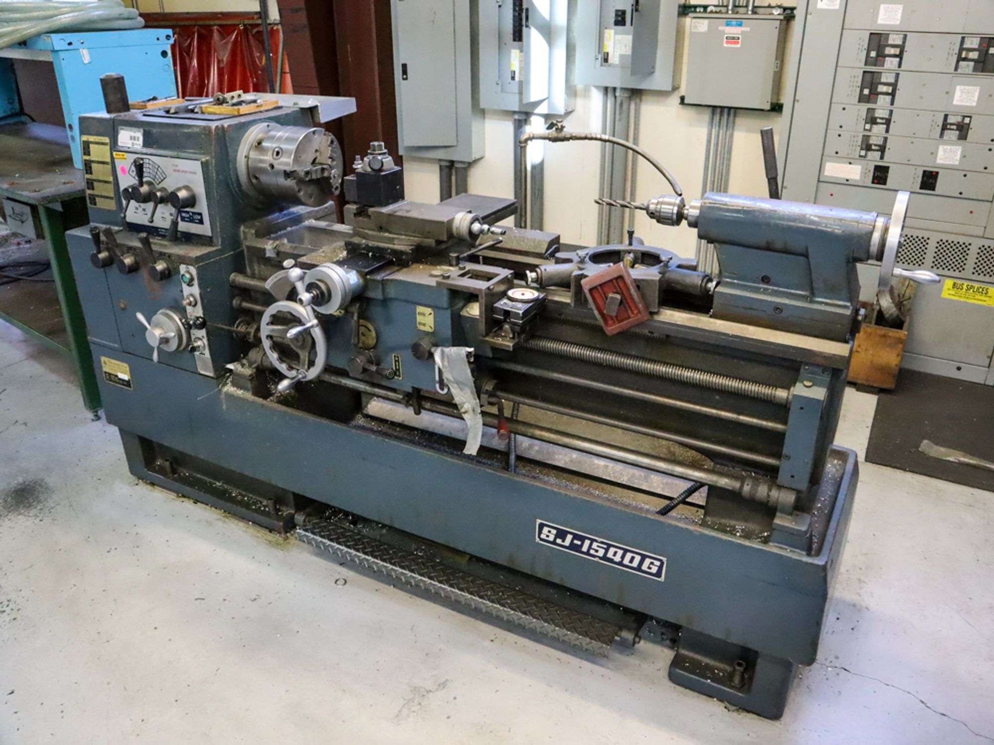 Shen Jey SJ-1540G Lathe, 5/3HP, 3Ph 8in 3-Jaw Chuck, s/n 850303
