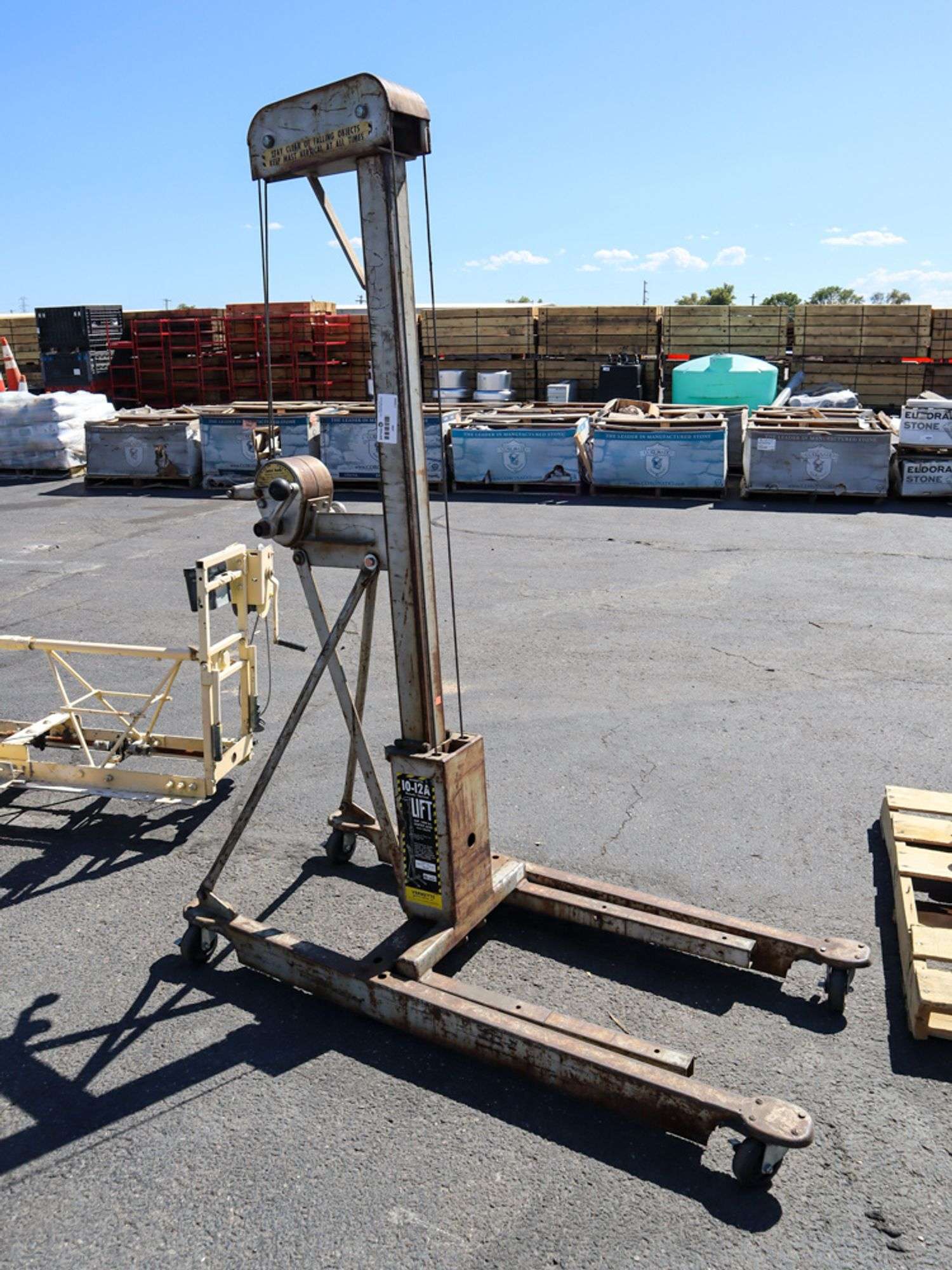 Vermette 10-12A Manually Operated Lift 1000lb Capacity - Roller