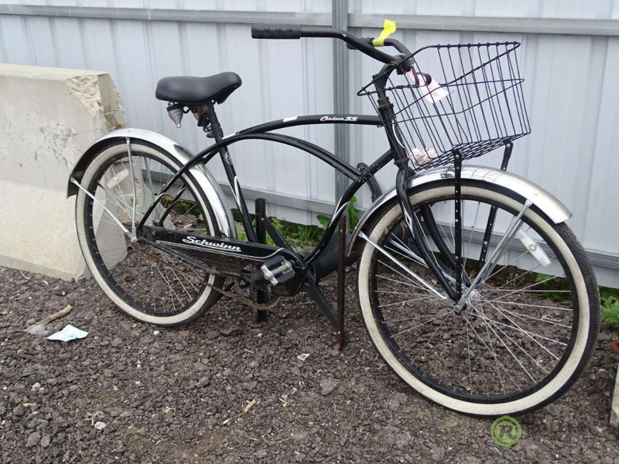 Schwinn Cruiser SS Cruiser Bike - Roller Auctions