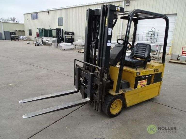 Caterpillar F35 Electric Forklift 3500 LB Capacity 42in Forks 3 Caterpillar F35 Electric Forklift 3500 LB Capacity 42in Forks 3