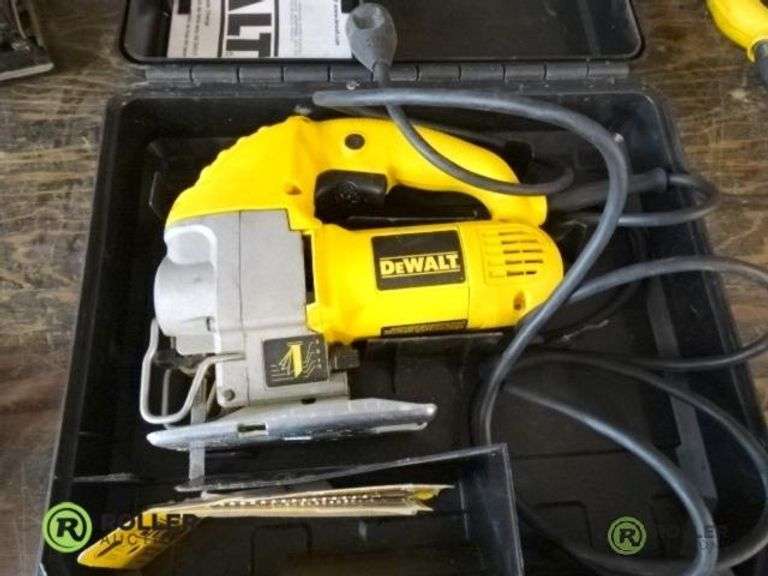 DeWalt Corded Orbital Jig Saw DW317 With Case | Property Room
