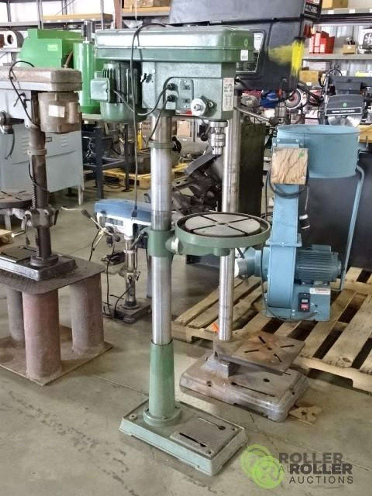 Central Machinery T-583 16-Speed Drill Press - Roller Auctions