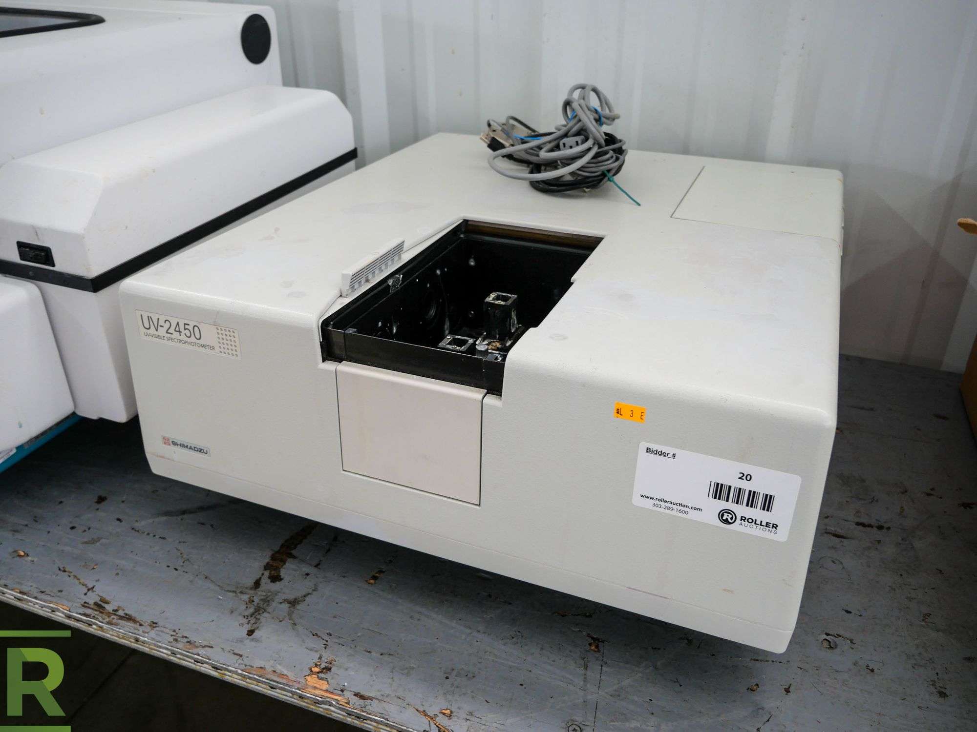 Shimadzu UV-2450 UV-Visible Spectrophotometer - Roller Auctions
