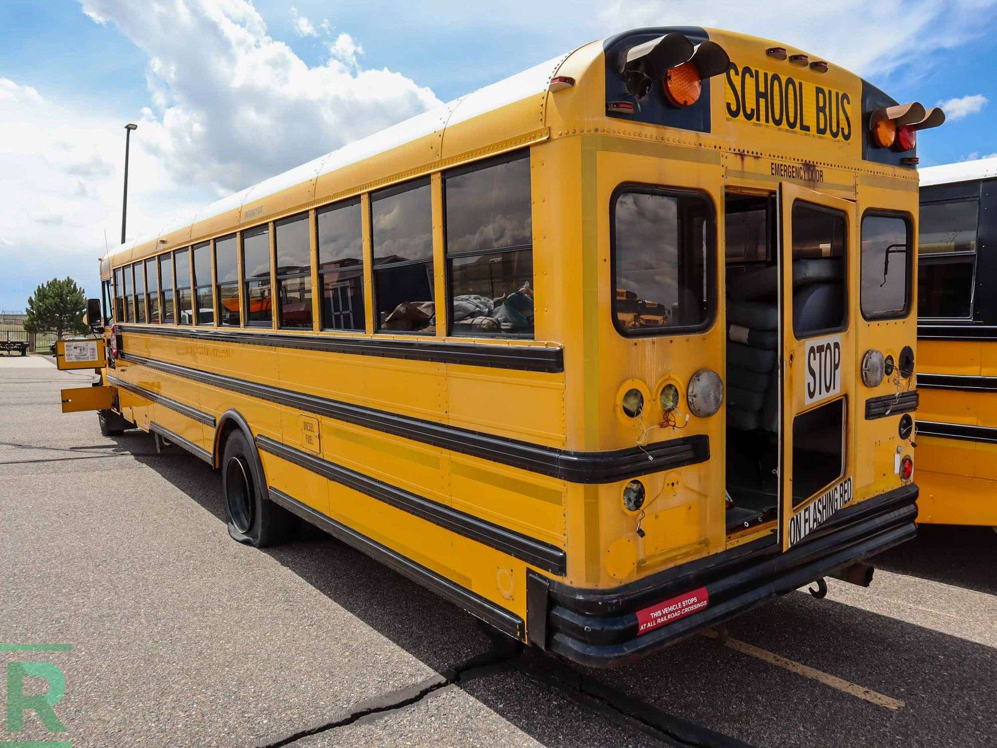 2004 IC Corporation CE300 RWD 77-Passenger School Bus