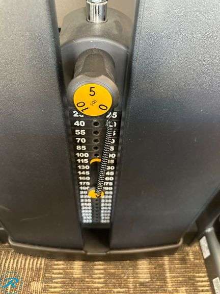 Life Fitness Seated Leg Press Cable Machine - Roller Auctions