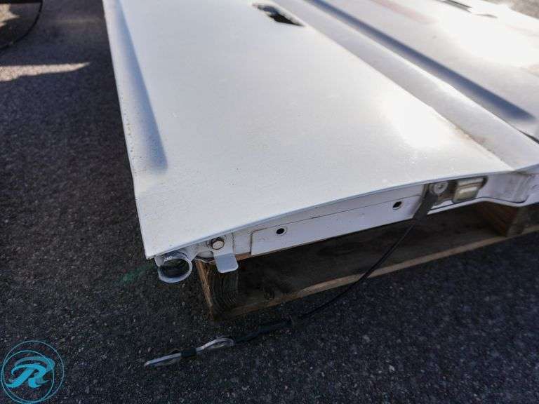 (2) Chevrolet Colorado Tailgates - Roller Auctions