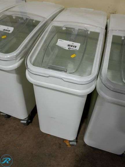 Bakers Mark 176BIN21GL  21-Gallon Rolling Ingredient Bin