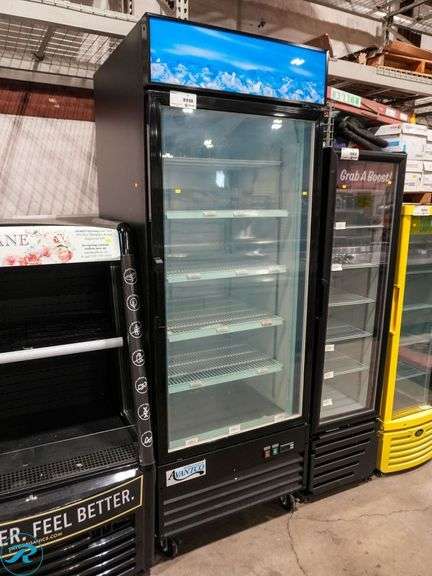 Avantco 178GDC24FHCB Single Glass Door Reach-In Refrigerator on Casters