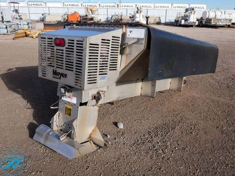 Meyer S1 Pickup Mounted Sander Spreader Box, Fits 8’ Bed, Briggs & Stratton Intek 10.5HP Gas Engine