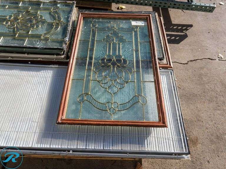 Window Pallet Design (2) Pallets of Windows - Roller Auctions